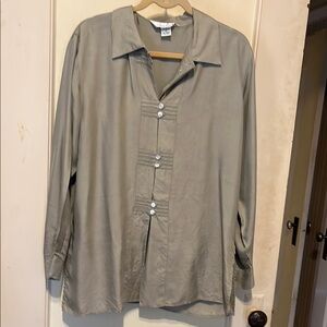 Women’s Button-Up tunic top